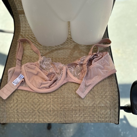 WACOAL 40C sheer lacy bra - Picture 3 of 4
